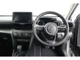 ☆シンプルながら機能性あふれる運転席周りです。 使いやすいスイッチ類の配置によりとても運転しやすいですよ。