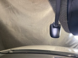 別途SDカードの購入が必要です。また社外品は保証対象外となります。】運転中の映像・音声などを記録して、交通事故やトラブルが起きた時の正確な状況把握に役立つドライブレコーダーが装着されています。
