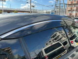 アクルルバイザーがあれば雨天時の室内換気も快適です。