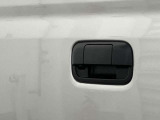 【バックカメラ】駐車時、後方の安全確認に役立ちます。