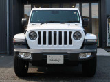JEEPと言えば7スロットグリルです、7本のグリルはジープの証です。