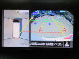 車の真上から見下ろしたような360度視界の良い『アラウンドビューモニター』です♪♪ 苦手な狭い駐車場、暗い所でも確認ができてとっても安心です♪♪