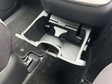 収納可能なドリンクホルダーで使いやすいです。