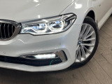 ●LEDヘッドライト:夜間走行時も良好な視界を確保し安心して運転できる高輝度LEDヘッドライトを装備!点灯速度が早く、消費電力も抑えられています。