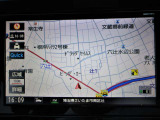 ディ-ラ-オプションのメモリーナビにはバックビュ-モニタ-が組み合わされています。 地デジTVの視聴とブルーレイディスクの再生が可能です。