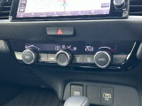 オートエアコンを装備しておりますので、車内温度をいつも快適にしてくれます。