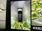 後方の視界を広げ、安全な駐車をサポート。狭い駐車場でも、自信を持って駐車できます。周囲の歩行者や障害物も確認できます。
