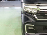 LEDヘッドライトは、点灯の瞬間から光量を発揮し、突然暗くなるトンネルなどでの安定感を高めます。