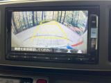 【バックカメラ】駐車時に後方がリアルタイム映像で確認できます。大型商業施設や立体駐車場での駐車時や、夜間のバック時に大活躍!運転スキルに関わらず、今や必須となった装備のひとつです!
