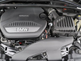 安心のBMW認定中古車は100項目の箇所を徹底的にチェック致します。機械的な箇所や電気系、コンピューターなどをご納車前に点検し、交換基準に達した部品は全て新品に修理返品した後にご納車致します。