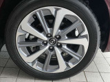 純正235/50R20インチアルミホイール付きで見た目もグッドデザイン!