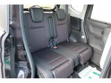 後席も余裕あります!!