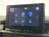ホンダ純正ギャザズ9インチナビVXM-247VFNiを装備。AppleCarPlay&AndroidAuto/AM/FM/CD・DVD再生/BTA/フルセグTV/録音再生機能がご利用いただけます