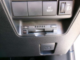 ETC車載器を装備しています。高速道路の料金所もストレスなく通行できます。すっきりとしたビルトインタイプですよ。