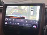 【パノラミックビューモニター】専用のカメラにより、上から見下ろしたような視点で360度クルマの周囲を確認することができます☆死角部分も確認しやすく、狭い場所での切り返しや駐車もスムーズに行えます。