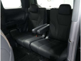 サードシートは便利な5:5分割可倒式シートです。収納と乗車人数のバランスに優れています♪荷物の大きさに応じたラゲージスペースをフレキシブルに作り出せるので、シーンに応じた使い方ができます♪