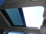 【サンルーフ】天気の良い日はドライブ!お日様を感じるも良し、車内の空気の入れ替えも良し、気分転換にOPENしてはいかがでしょうか?