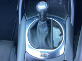 アクセルペダルを踏み込む量や速さに応じて変速パターンをし、人馬一体の運転感覚を発揮してくれる6速オートマ!