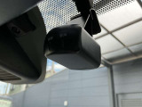 前後ドライブレコーダーを装着すれば、事故やトラブルの際、前方車両や後方車両の映像を録画し、客観的な証拠を残すことができます。また、あおり運転対策にも効果的です。