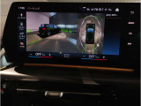 【バックモニター】&rdquo;R&rdquo;レンジにシフトチェンジして頂くとバックカメラとセンサーが起動し駐停車時の運転をサポートします。