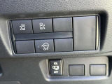 両側が電動スライドドアで、左右どちらからでも乗り降りOK。更に運転席のスイッチ、インテリキーのボタンでも開閉自在。挟み込み防止機能も安心です!