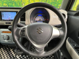 インテリアに合わせたデザインのステアリングは、運転される方のことも考え、運転しやすい形状、大きさです。是非一度、実際に触ってお確かめください。