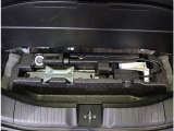 パンク修理キット、簡易空気入れ車載のお車になっております。