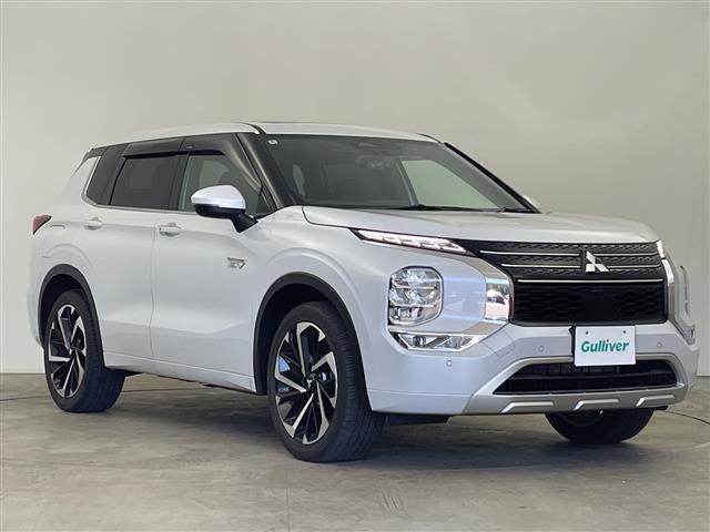アウトランダー PHEV 2.4 P 4WD 本革シート