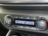 オートエアコンで快適な室内です。