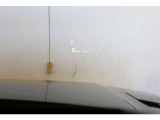 ヘッドアップディスプレイ(HUD)に情報を2つの表示エリアで映し出しています。速度計やナビ、安全装備など、必要な情報をドライバーの視界に合わせて鮮明に表示し、快適なドライブをサポートします。