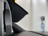 【ルームミラー一体型ETC】BMWといえばルームミラー一体型のETC。ドライバーから差し込めるかたちになっておりますので、差し忘れの際も慌てずにご利用いただけます。