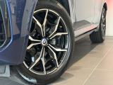 BMW純正アロイホイールはモデルやパッケージに合わせてデザインされています。洗練されたデザインで、足元の個性を引き立てます。
