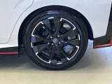 NISMO 17インチアルミホイールで外観もさらにかっこいい!