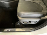 電動のパワーシート、ご自身に合ったシートポジションを楽に調整し、快適なドライブが楽しめますね!
