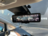 インテイリジェントスマートルームミラーを装備しておりますので、後席の荷物・後席者を気にすることなく、後続車等の確認をすることができます☆
