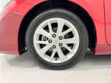 アルミホイールが車の雰囲気を引き立てますね!