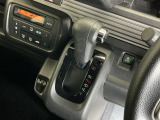 発進時から滑らかに加速する無段階変速のCVTはストップ&ゴーの多い街の中も快適です