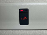 【SOSコール】事故や急病の時にボタンひとつで専門のオペレーターに接続。エアバックが開く事故の時は自動でオペレータに接続してくれます!