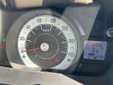 整備スタッフは国家資格を持つプロの整備士です。車検の受入/中間/完成検査と保安基準発行のすべても自社で行います。