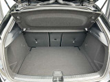 納車前には、メーカー規定に基づき、認定中古車ならではのしっかりとした整備をしてからご納車させて頂きます。熟練のメカニックがお客様に届く事を思い、1台1台入念に点検、整備致します。