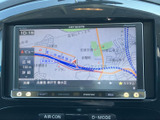 地図上で現在地や周辺の道路を確認でき、行き先までの道順を把握する際に便利です。画面内の表示を見ながら目的地を設定でき、初めての場所への移動もサポートします。