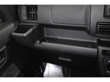 インパネテーブル装備!車内での小物などを一時的に置くとき利用できます。ドリンクホルダー装備! 美味しい飲み物 飲みながら 快適なドライブいかがですか♪