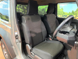 運転席シート廻りは使用感も少なく、良好な状態となっています。前オーナー様が丁寧に使っていたことがよくわかりますね。
