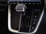 電動パーキングブレーキ・ブレーキホールドを装備してます。ホールド機能は信号待ちが多い一般道で疲労軽減になり、大好評です!