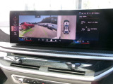 高画質の全周囲カメラが付いております。コーナーセンサーと併せてご利用いただくと駐車も楽々