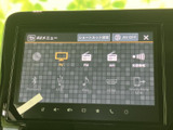 テレビやラジオ、Bluetooth、USBなど、複数のメニューが一覧で表示されます。使いたい項目を画面から選びやすく、普段お使いの音楽や各種メディアを楽しむ際にも便利です。
