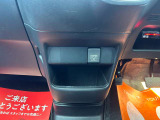 お車のフォグランプは、濃霧が発生し運転が困難に感じる際に使う補助灯としての役割があり運転をサポートしてくれます♪