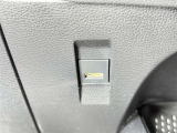 【充電用USB端子】充電用USB端子付き。スマートフォンなどの充電に便利です。