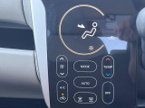 【オートエアコン】一度お好みの温度に設定すれば、車内の温度を検知し風量や温度を自動で調整。暑い&hellip;寒い&hellip;と何度もスイッチ操作をする必要はありません。快適な車内空間には必須の機能ですね♪