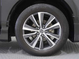 タイヤサイズは(225/60R18)で純正アルミホイールです。